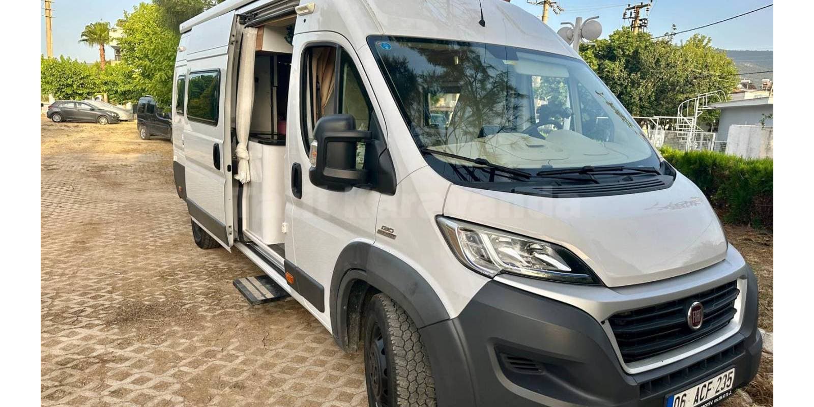 2024 yapımı 4 kişilik karavan kaskolu Kuşadasından kiralık - Görsel 2