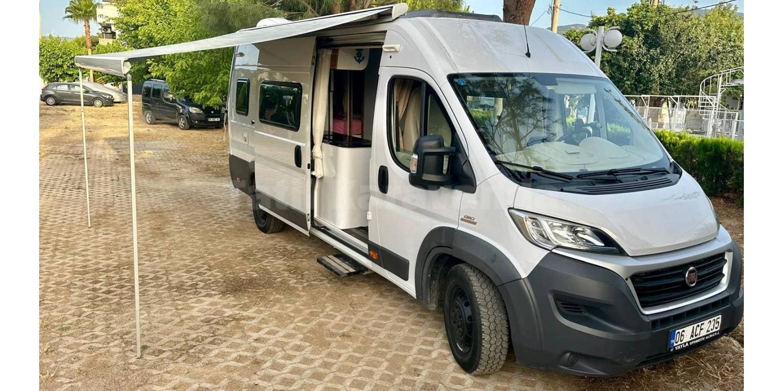 2024 yapımı 4 kişilik karavan kaskolu Kuşadasından kiralık